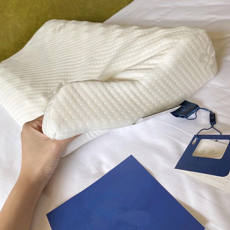 酒店款乳胶枕家用儿童枕头四季通用记忆枕