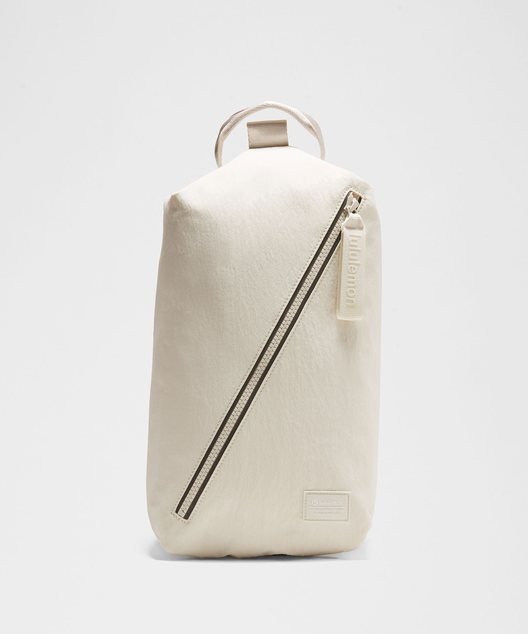 Lululemon Fast Track 小挎包2.0 9L