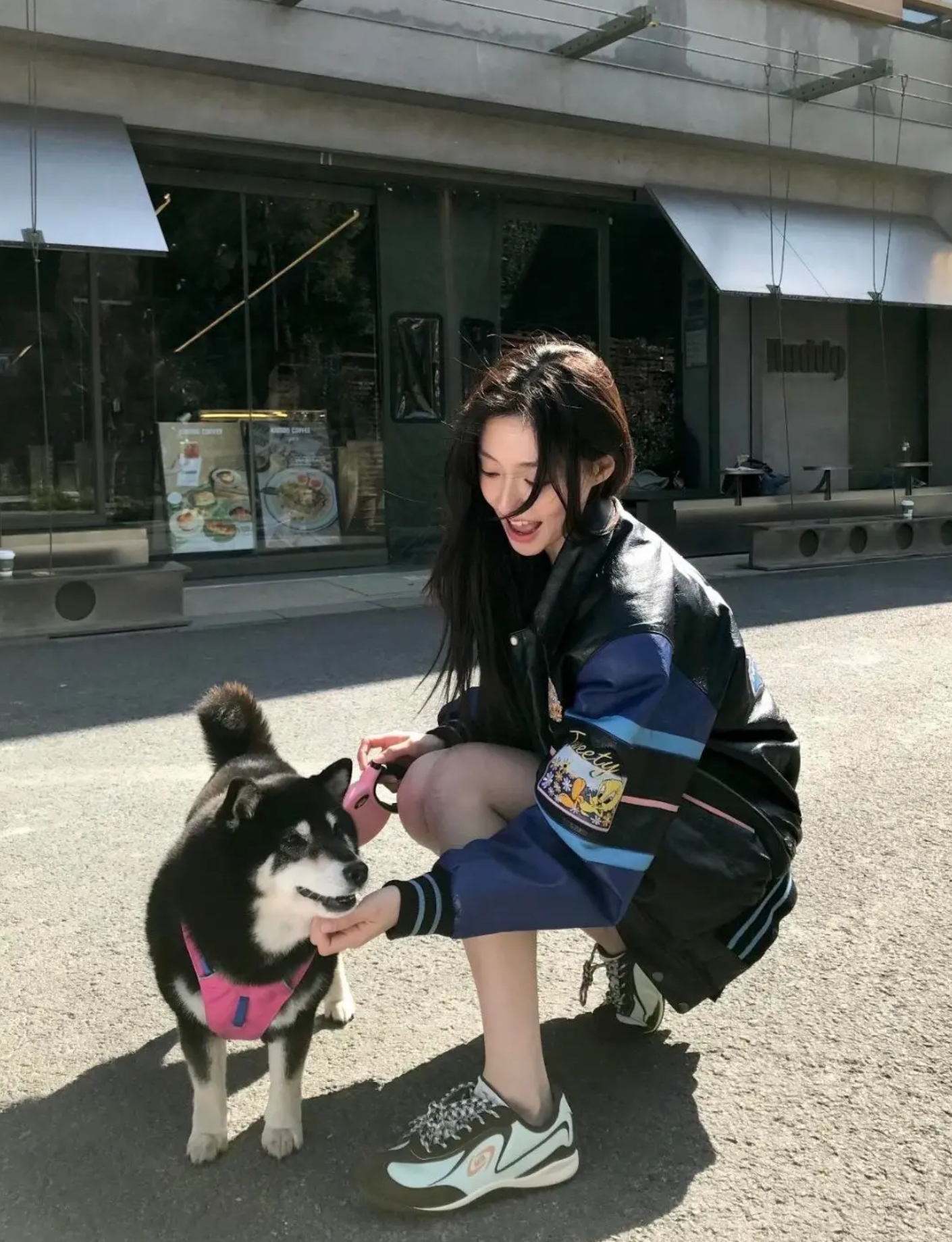 Hu Lianxin rocking Adidas low-profile sneakers