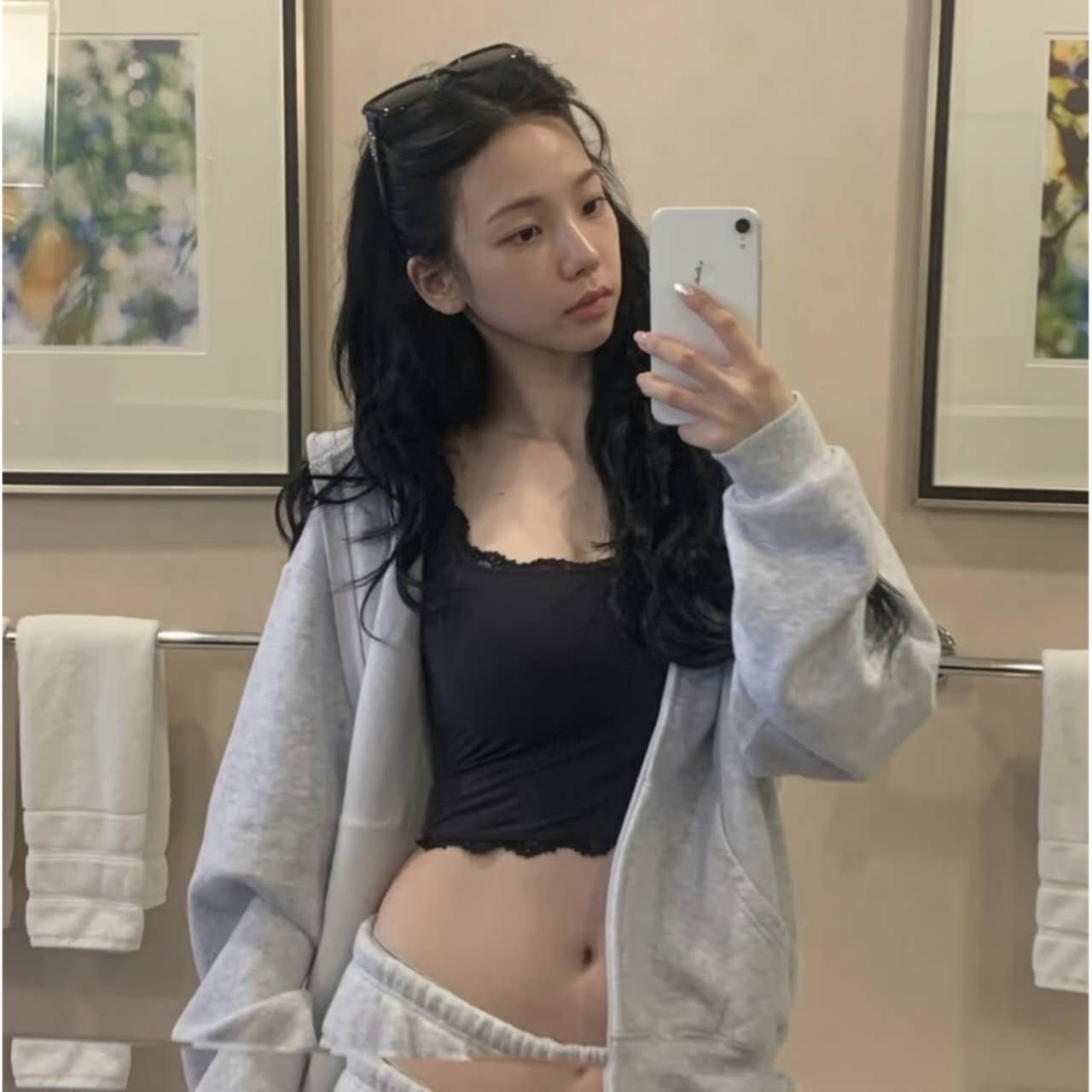 Skims Cotton Fleece 系列卫衣卫裤套装限时 75 折