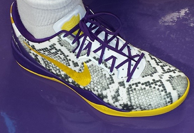 尼克杨上脚 kobe 8 system 新款配色