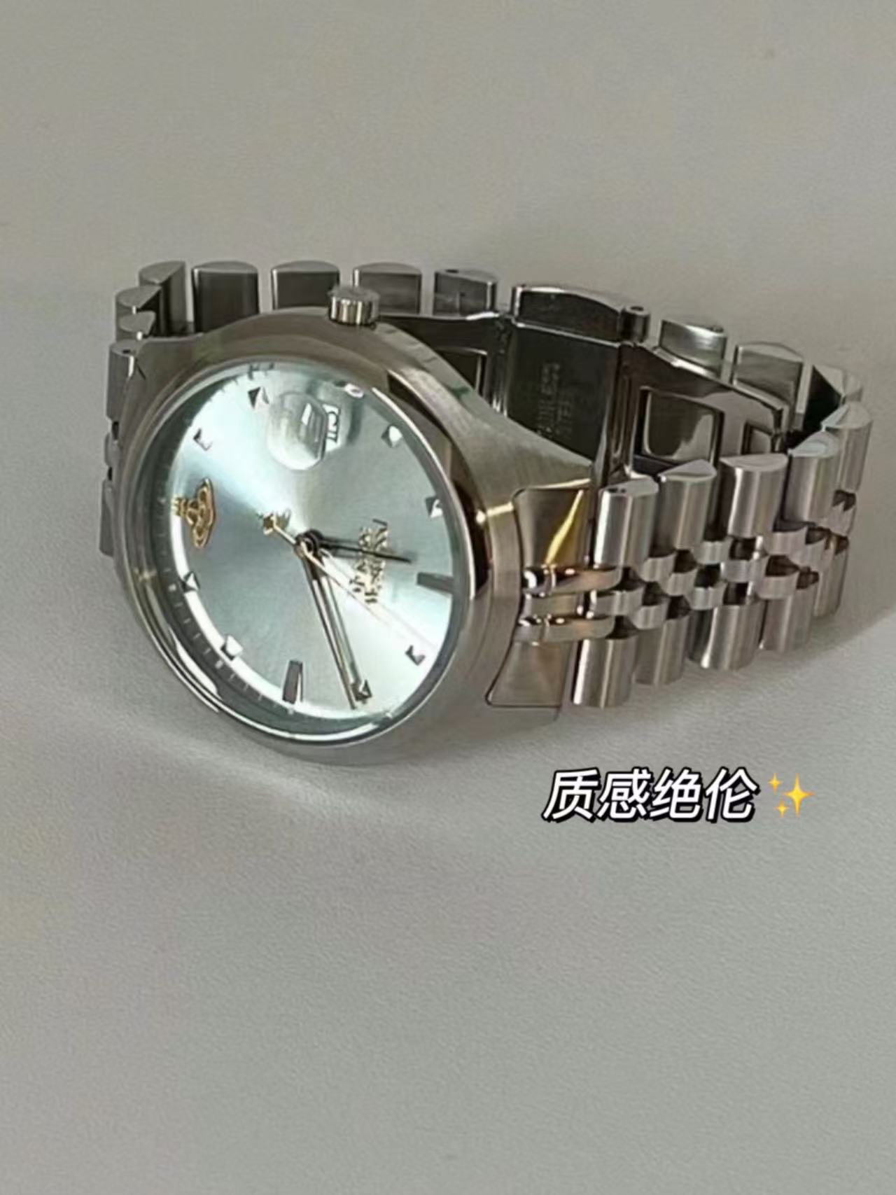 史低价格！Vivienne Westwood碎冰蓝手表特惠