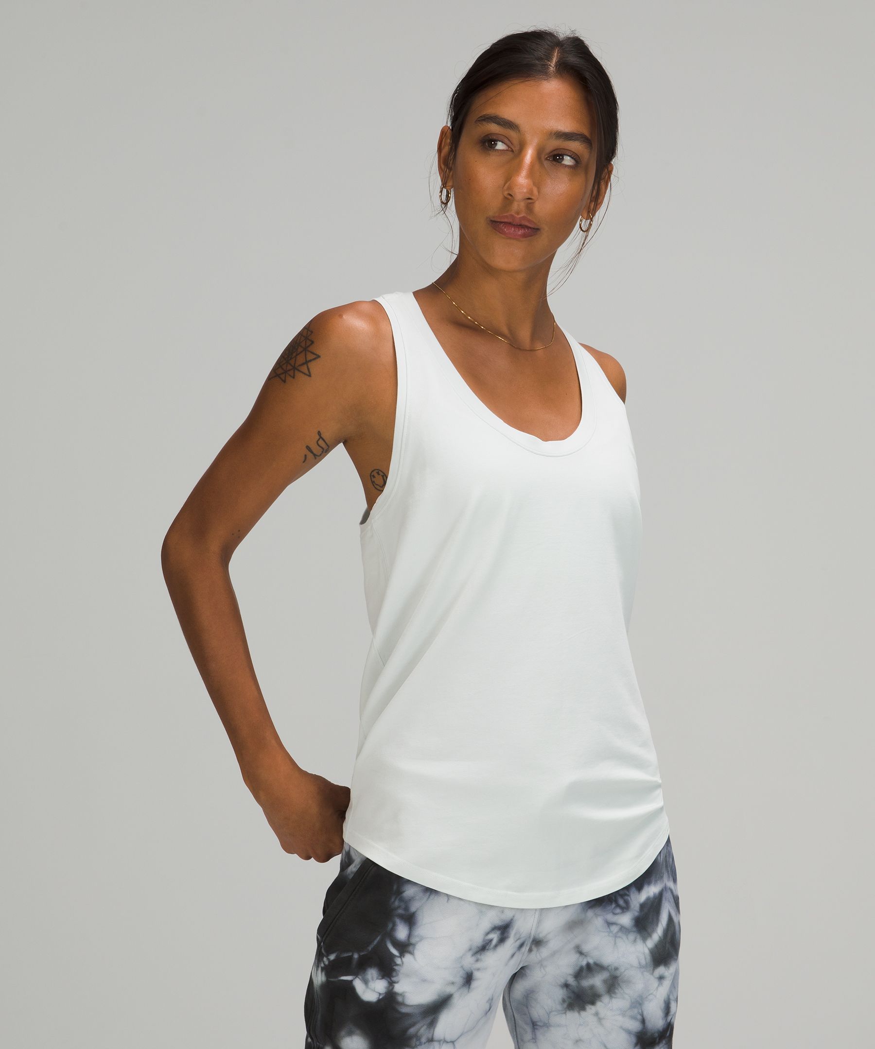 Lululemon Love Tank 女士背心