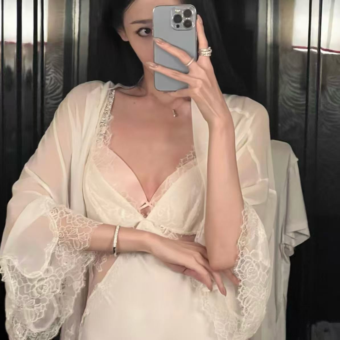 Victoria's Secret 全场满150减50 蕾丝睡袍与长裙限时特惠