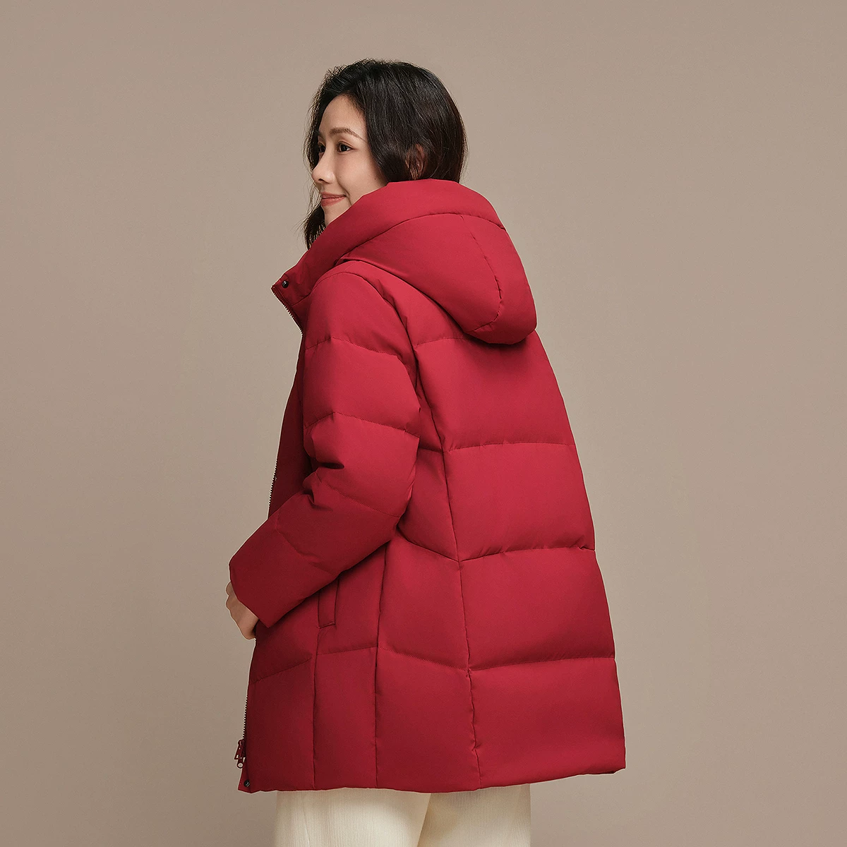 波司登女款羽绒服90%白鸭绒