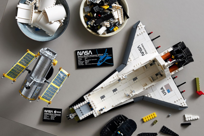 乐高推出含2354块积木的 nasa"发现者"航天飞机套装