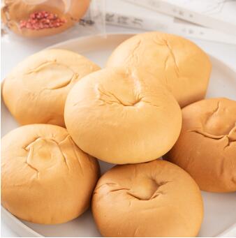 7.9元包邮！佩奇状元红豆沙夹心面包400g