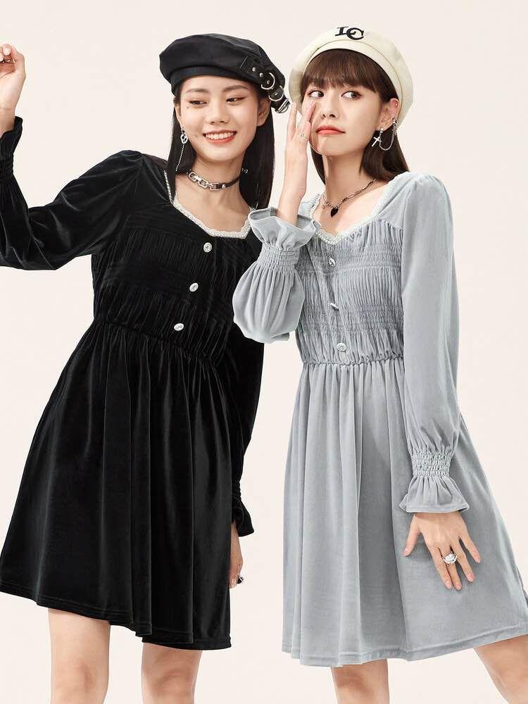 A21女复古方领连衣裙