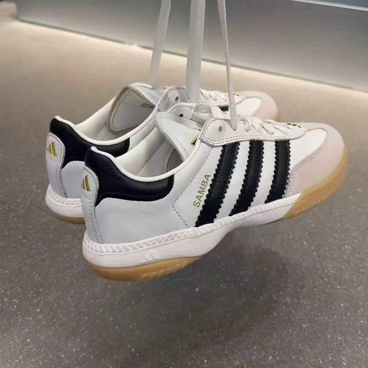Adidas Samba MN 鞋款限时5折起