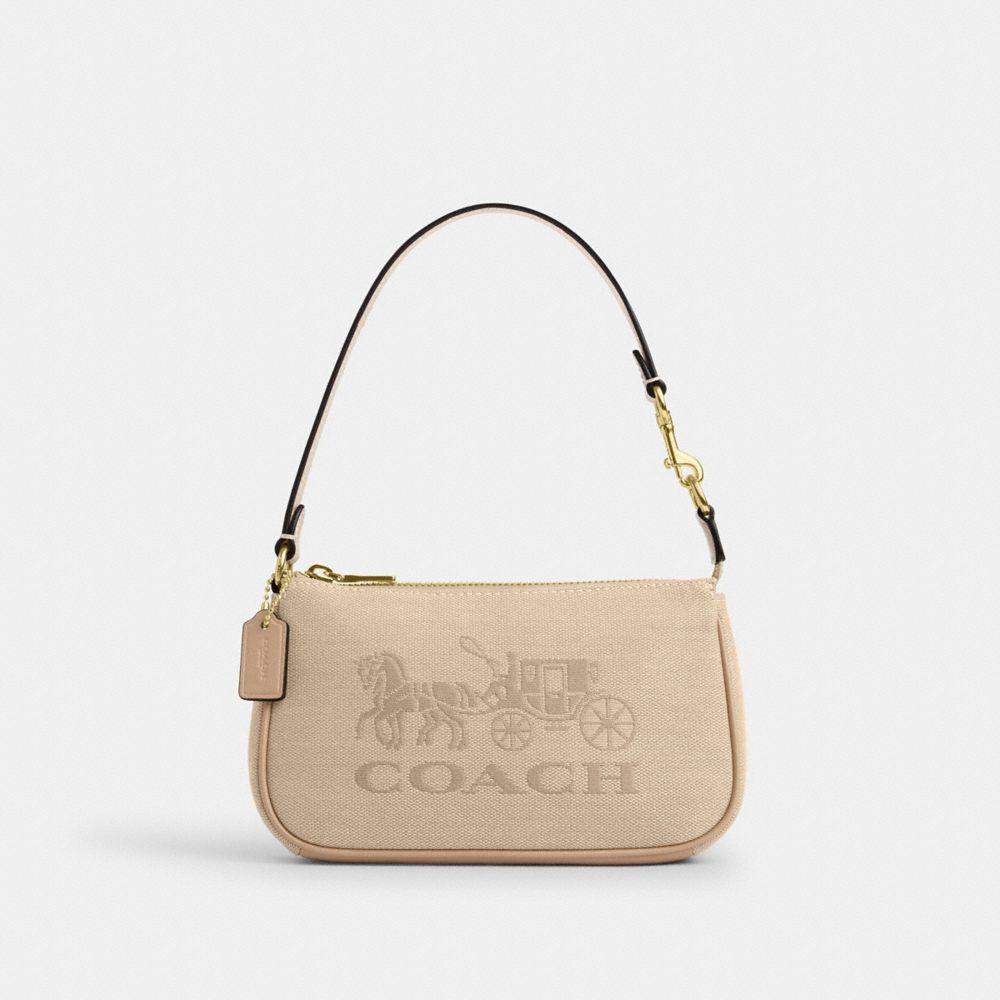 coach nolita 19 with horse and carriage CAQ18-IMLG6