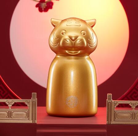 9.9元包邮！共禾京品周大福联名款虎年保温杯