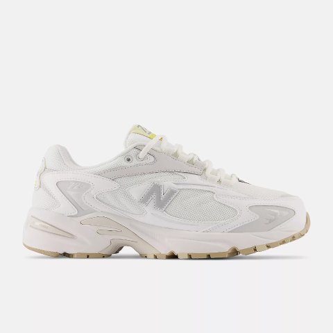 New Balance 725V1 跑鞋