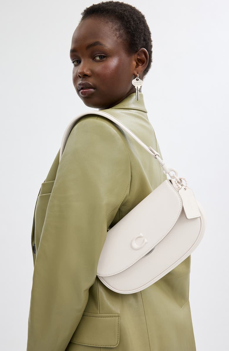 COACH Medium Emmy Glove 单肩包