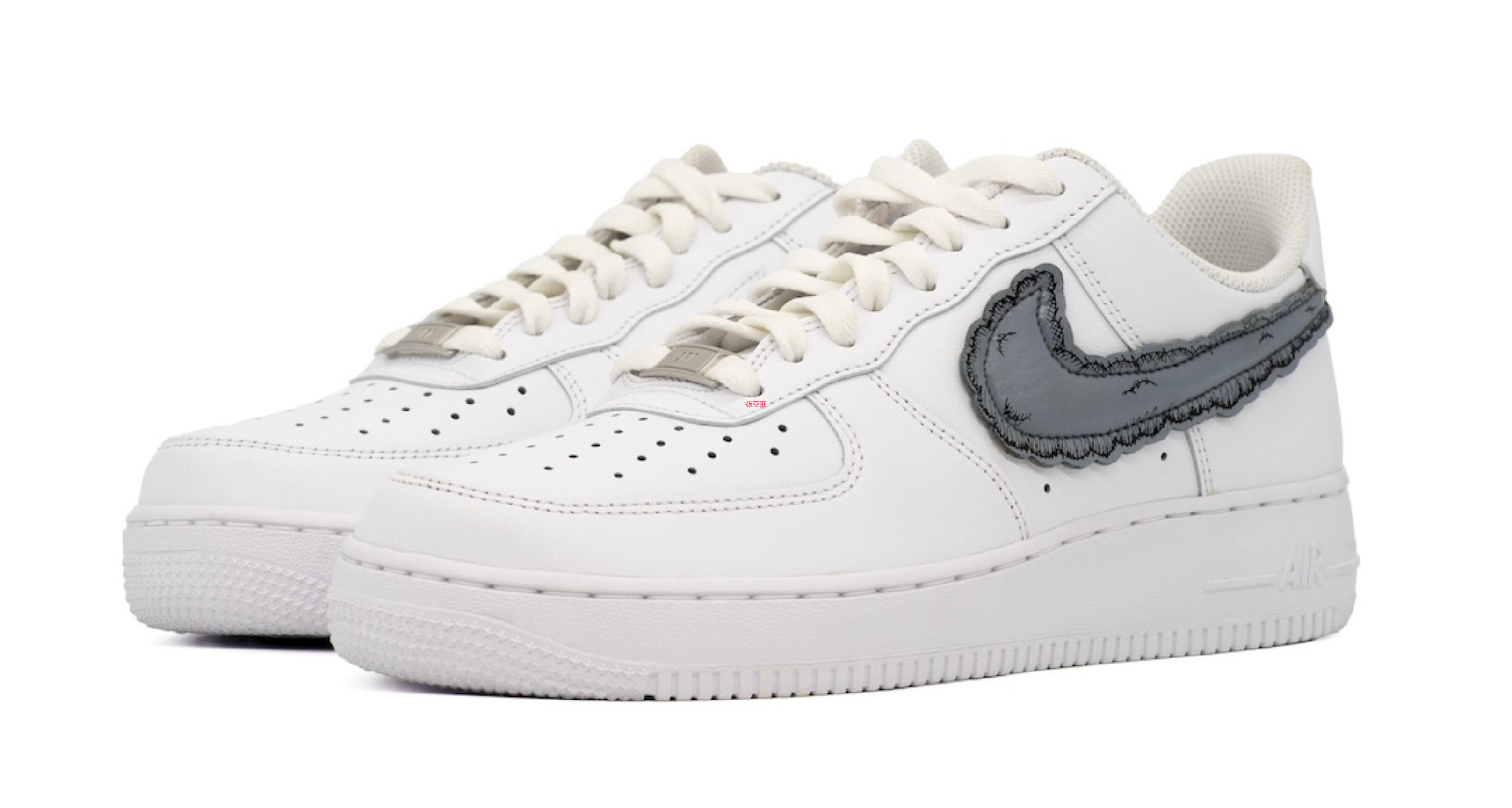 KAWS x Nike Air Force 1 Low 全新联名贩售情报释出黑白双煞登场！_拔草哦