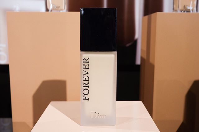 迪奥forever凝脂恒久粉底液新品