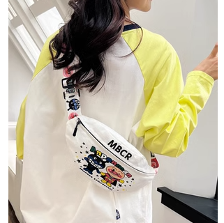 3.9元包邮！网红ins潮流帆布包胸包斜挎包