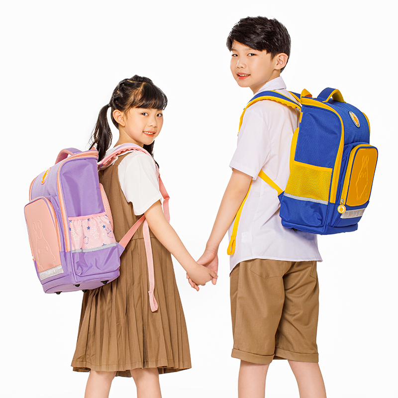 金鹰卡通麦咭轻便减负书包小学生一三至六年