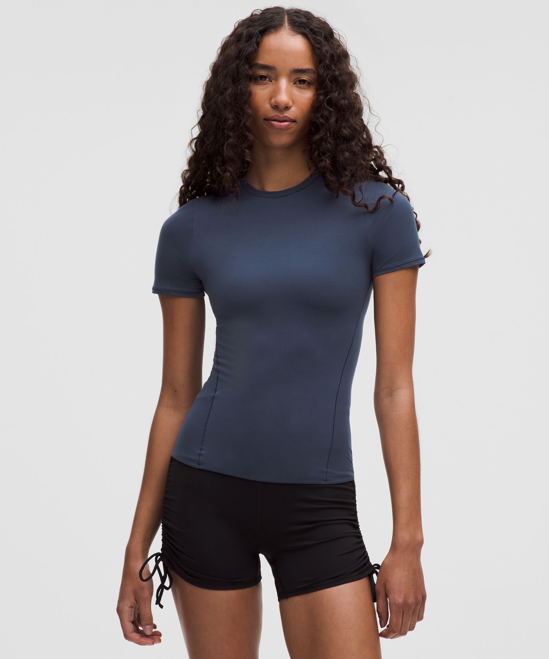 Lululemon Wundermost Ultra-Soft Nulu 女士T恤