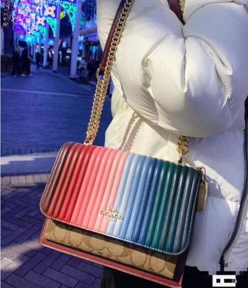 coach蔻驰klare小牛皮风琴包彩虹老花款