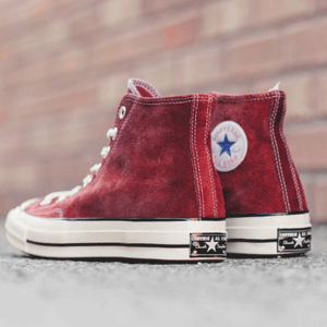 Ssense现有Converse 匡威精选帆布鞋促销