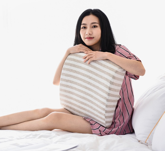 网易严选 慢回弹记忆绵护椎腰靠抱枕