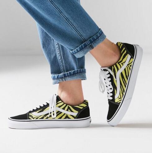 Urban Outfitters美国官网精选Vans、Converse