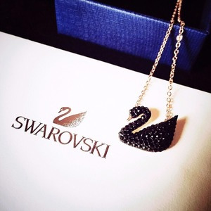 Swarovski施华洛世奇 小黑天鹅项链 Swarovski施华洛世奇 小黑天鹅项链