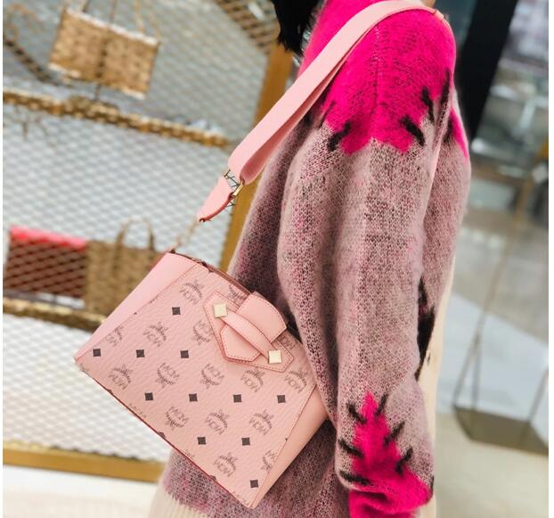 mcm20年轻雾粉色元宝包