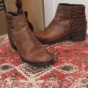 Steve Madden Caldor中筒靴