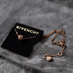 降价!Givenchy纪梵希火球玫瑰金锁骨链 降价!Givenchy纪梵希火球玫瑰金锁骨链