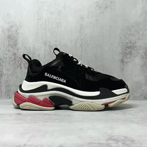 Balenciaga巴黎世家Triple S 经典配色 女款老爹鞋