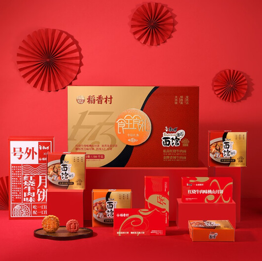 89.9元包邮!康师傅x稻香村联名款 1184g奢华月饼礼盒 干脆面一箱