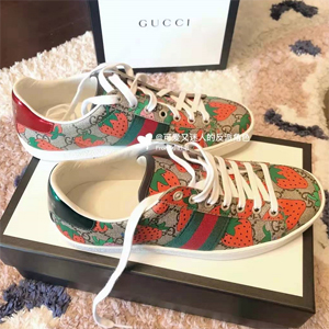 Gucci古驰 NEW ACE 草莓印花鞋 Gucci古驰 NEW ACE 草莓印花鞋