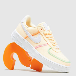 Nike Air Force 1 柠檬黄女款运动鞋 Nike Air Force 1 柠檬黄女款运动鞋