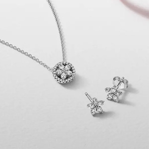 PANDORA 雪花项链首饰套组 PANDORA 雪花项链首饰套组