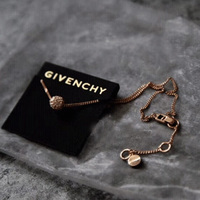 Givenchy纪梵希火球玫瑰金锁骨链