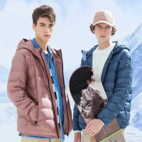 139.9元包邮！美特斯邦威 短款连帽轻便羽绒服