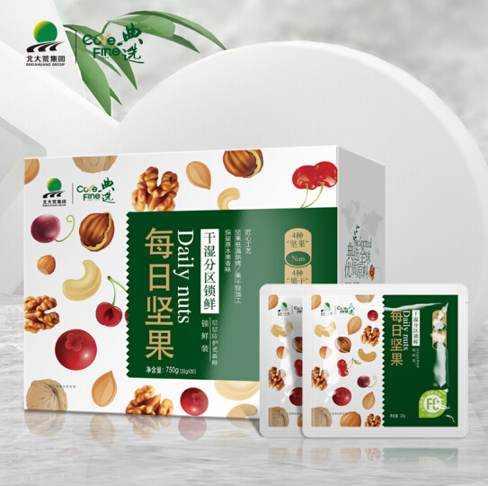 44元包邮！典选 干湿分区每日坚果礼盒装750g