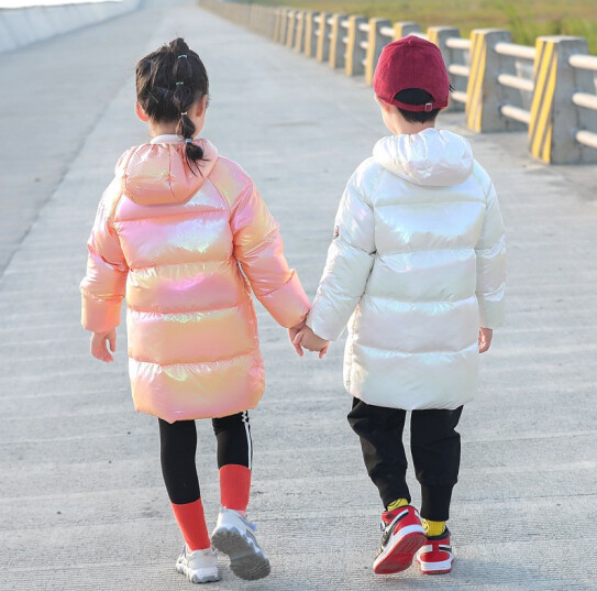 74元包邮！麦宝童 2020新款炫彩儿童羽绒服中长款