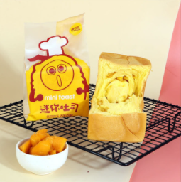 16.9元包邮！甜苦瓜咸蛋黄吐司手撕面包*4件