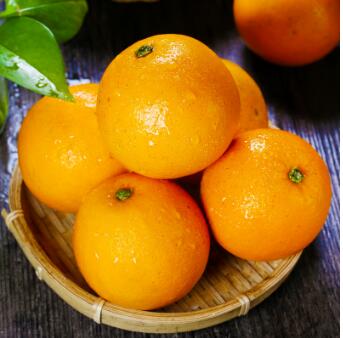 3.8元包邮！皮薄多汁新鲜冰糖蜜橙 2斤