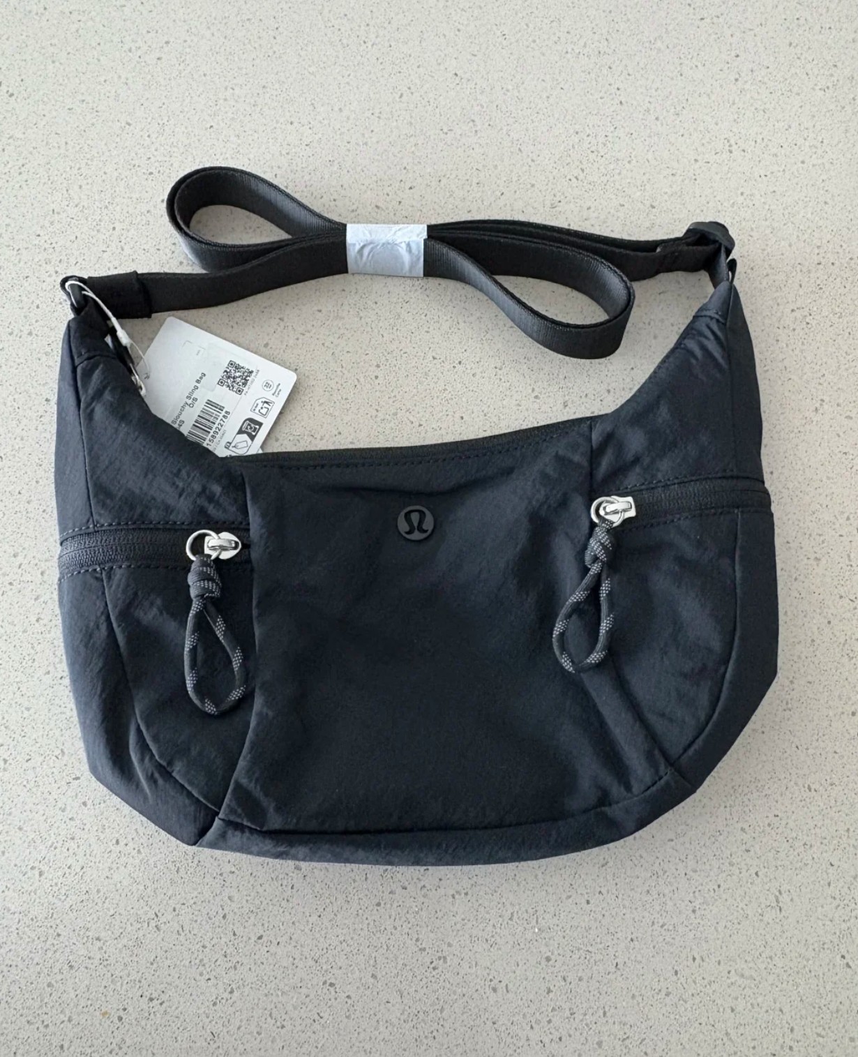 Lululemon 3L Slouchy Sling 深度测评：它真的能取代 Everywhere Belt Bag 吗？
