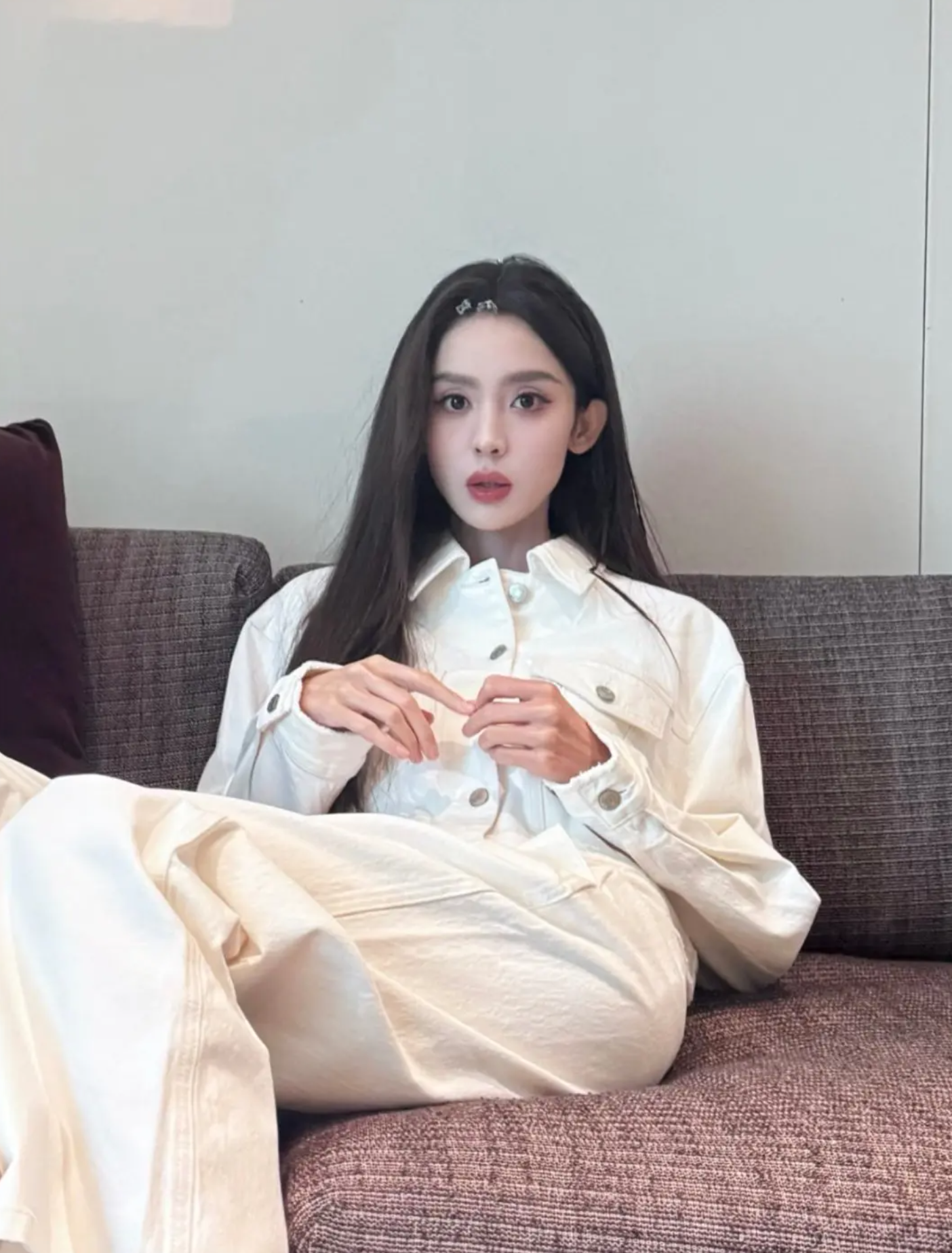 Guli Nazha styling white denim jeans