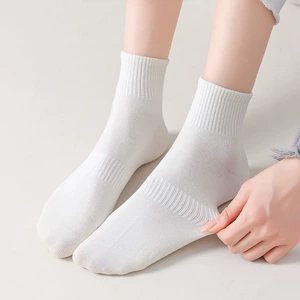 芬腾袜子女春秋款中筒袜防臭黑白色运动中筒棉袜多巴胺色系短袜