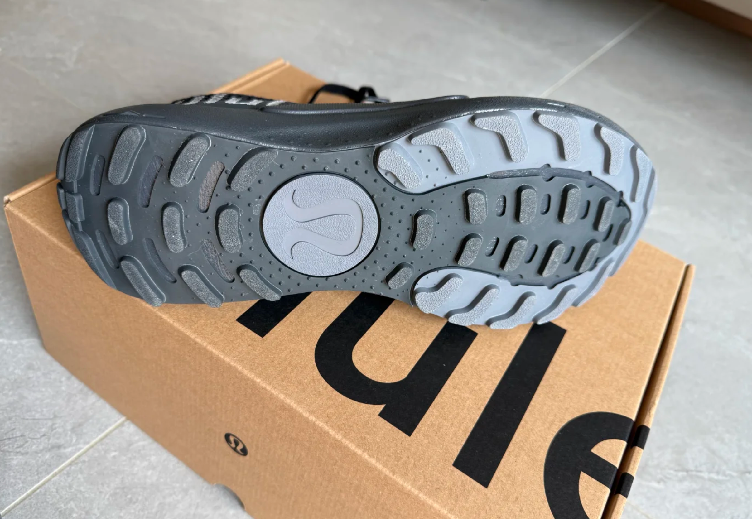 On-foot look at lululemon men's sneakers with trousers