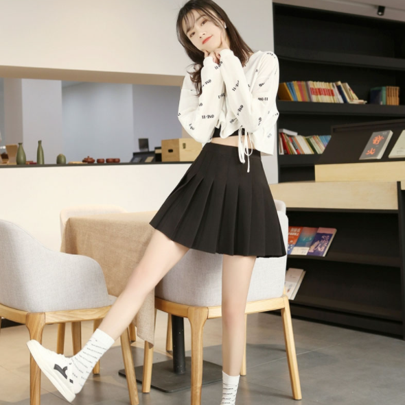 19.9元包邮！2022新款黑色百褶高腰半身裙百搭