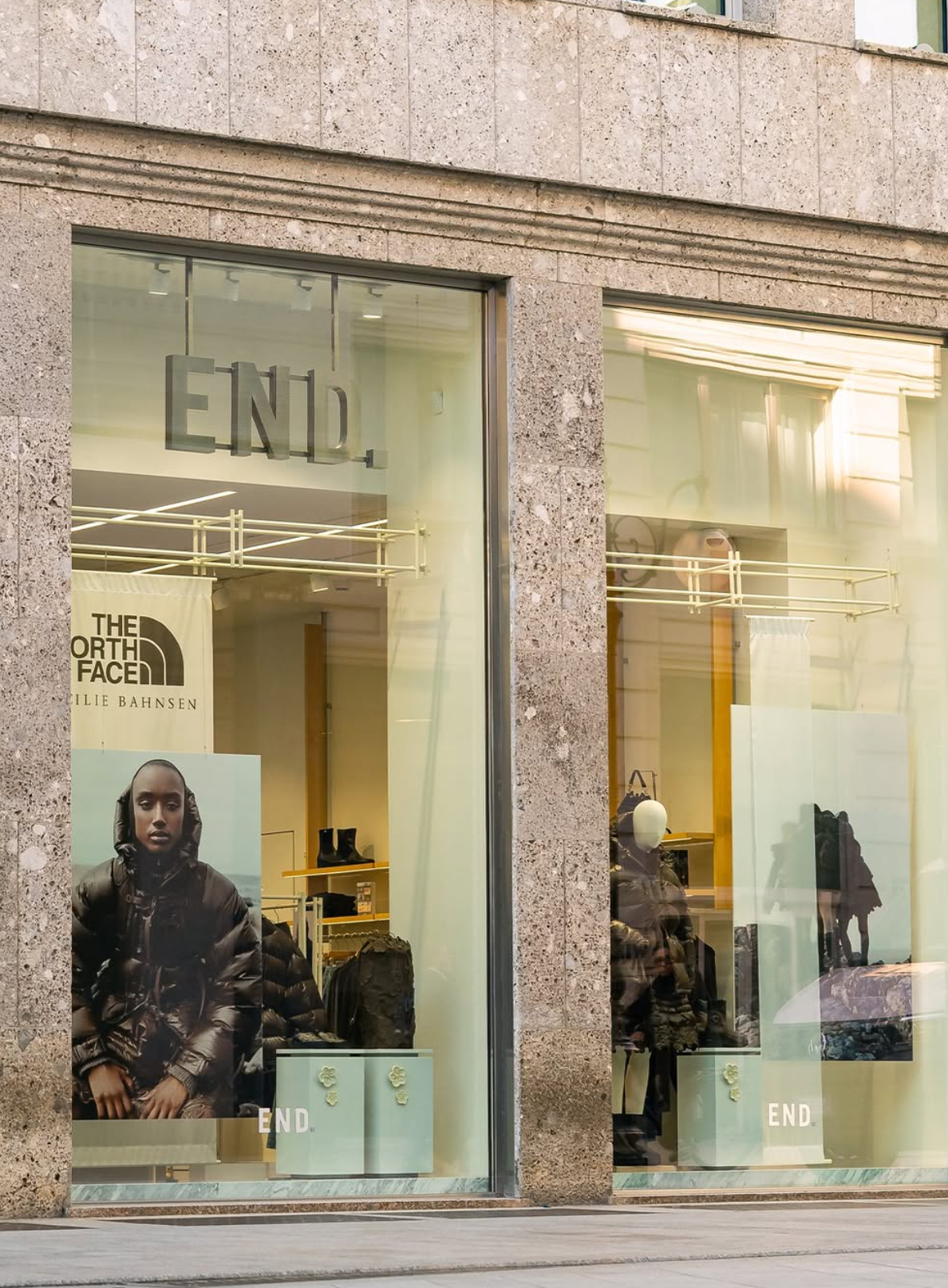 END. Clothing 终极折扣攻略：月度更新 + 精选穿搭 + 省钱技巧