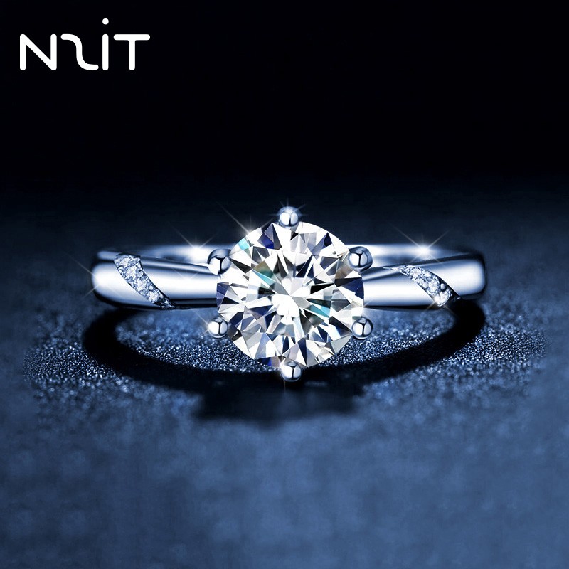 【漏洞价99元】N2IT约1克拉莫桑石戒指