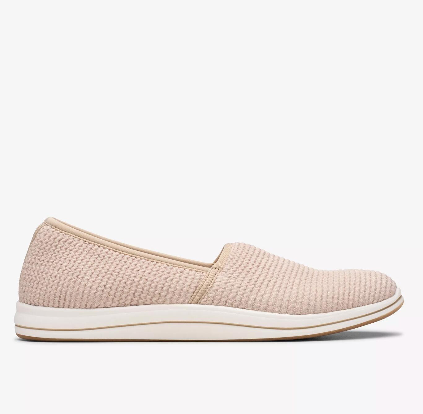 Clarks 舒适经典平底鞋 $39.99
