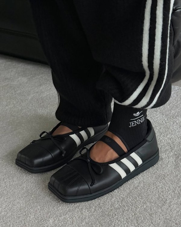 adidas JENNIE SUPERSTAR SQ 芭蕾鞋